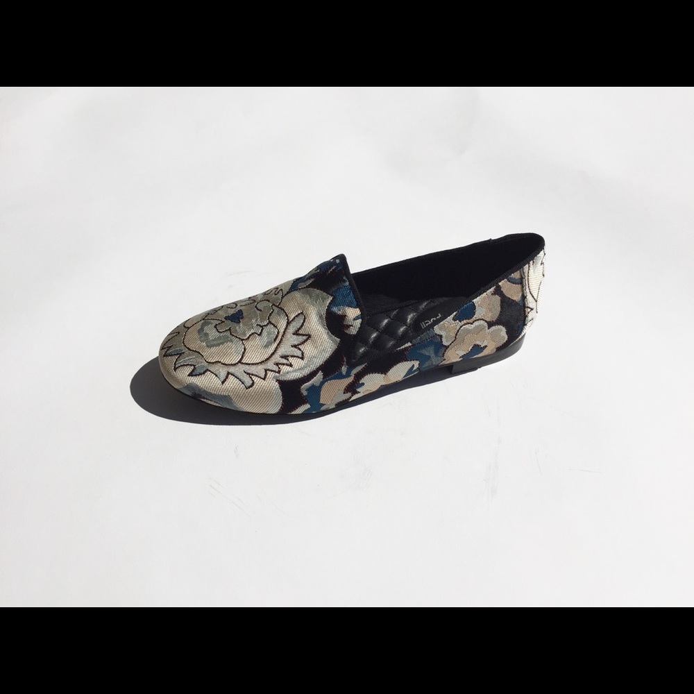 Jeffrey Campbell Slip On Loafers Size 6M- NWB